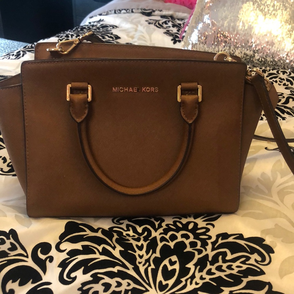 Micheal Kors purse